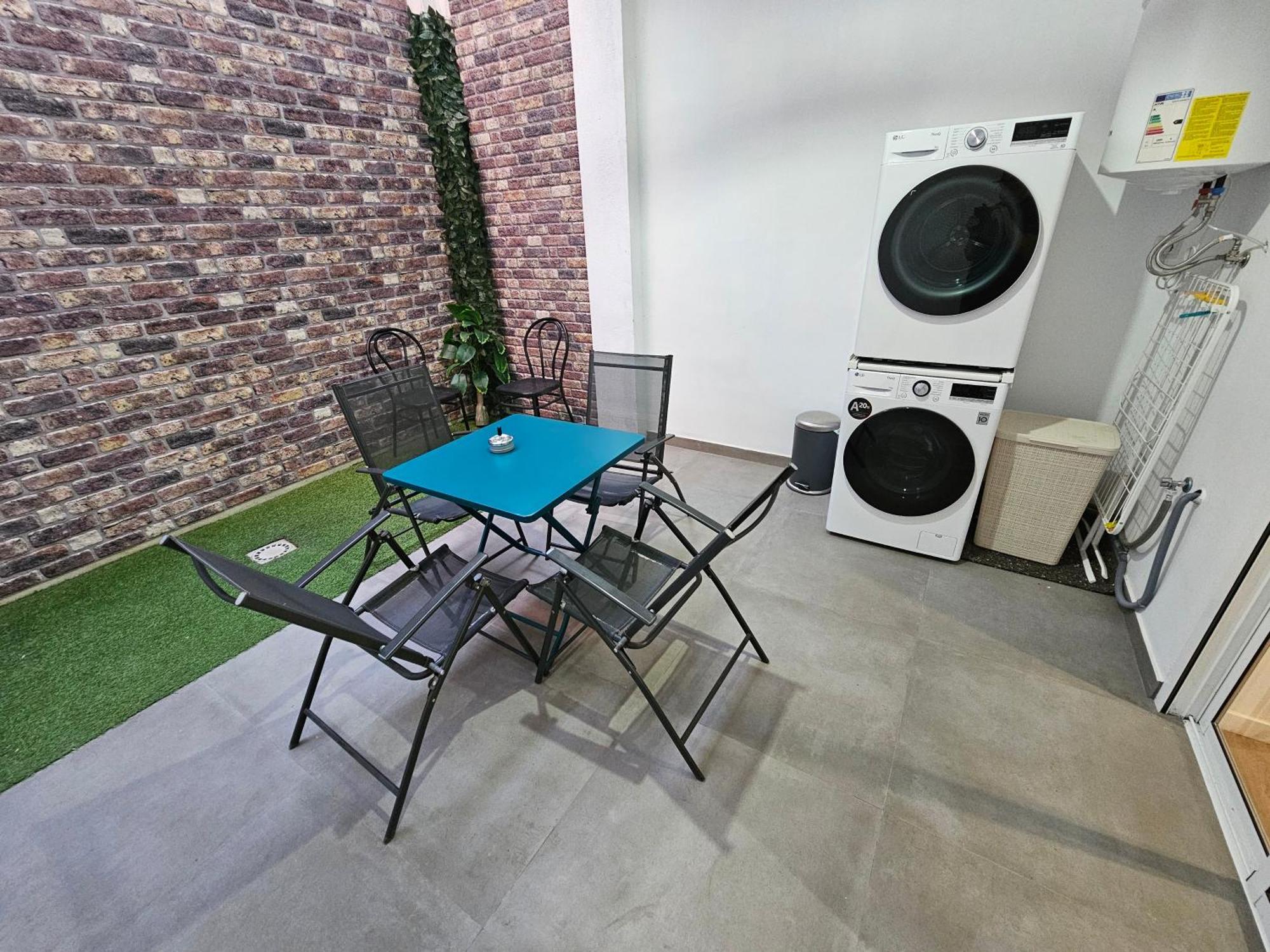 Bear Homes - Olimpia Suite Valence Extérieur photo